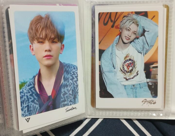 En búsqueda de photocards oficiales
